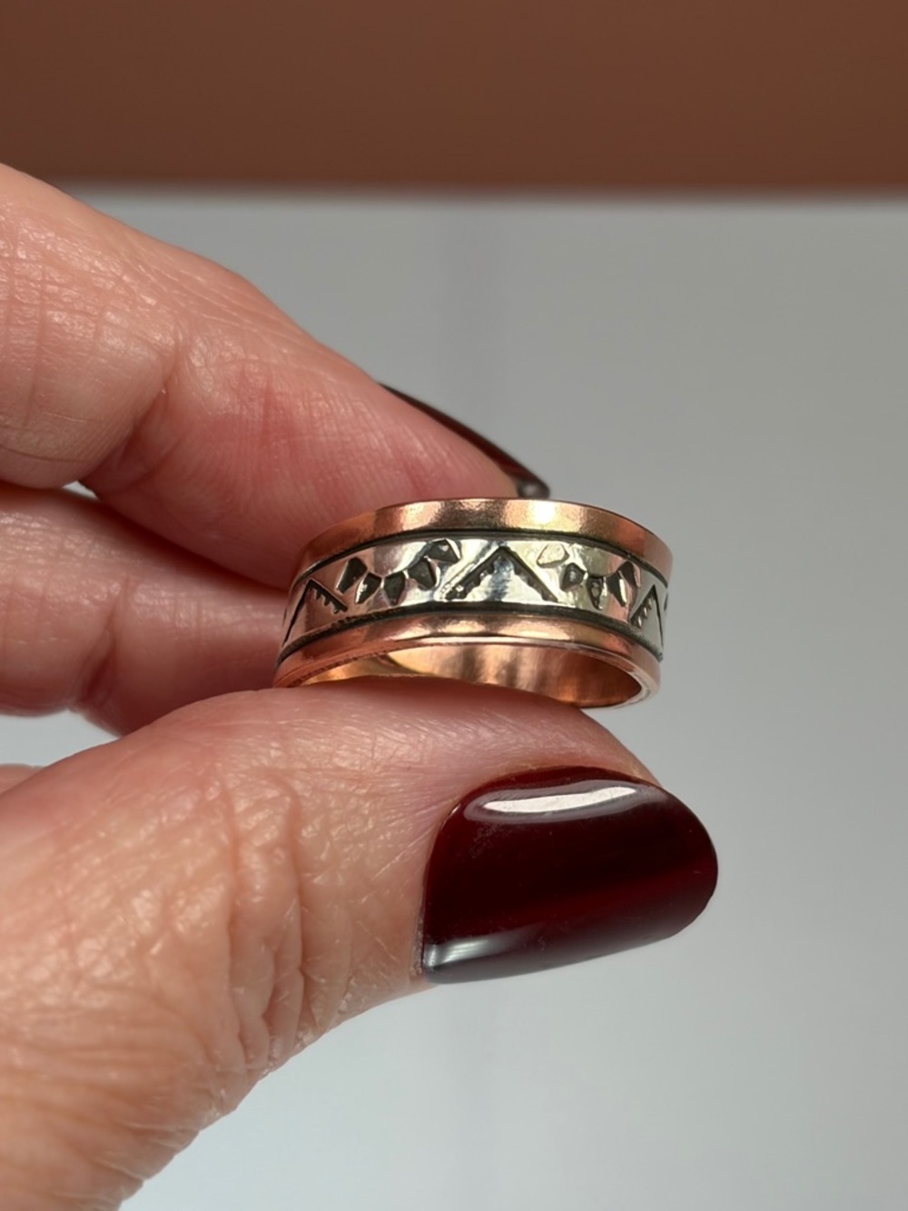 Wylie Secatero Signed Copper & 925 Sterling Silver Ring - Picture 7 of 15
